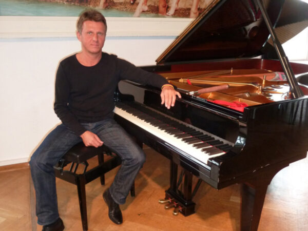 Daniel Simon Sikarew, Klavierstimmer und Klaviertechniker